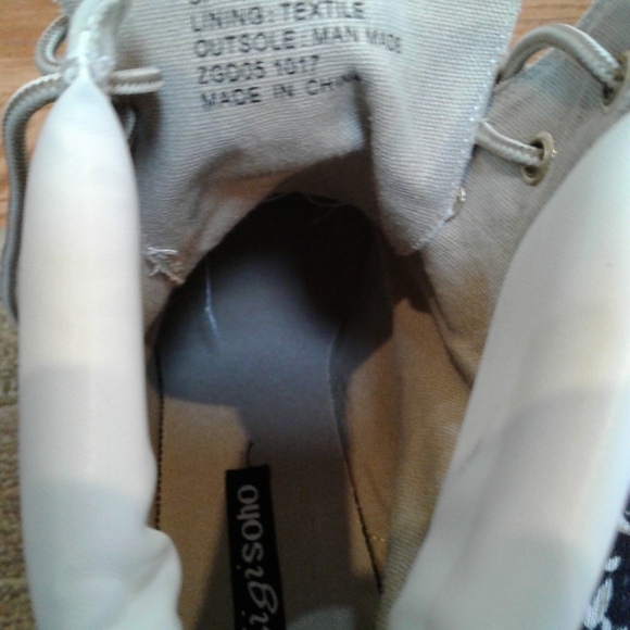 Boots - Picture 8 of 13